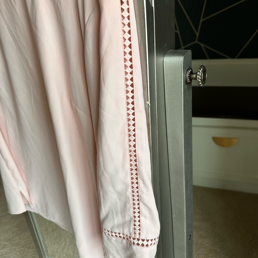 Talbots Light Pink Blouse Ruffle Trim Size M - Picture 4 of 8